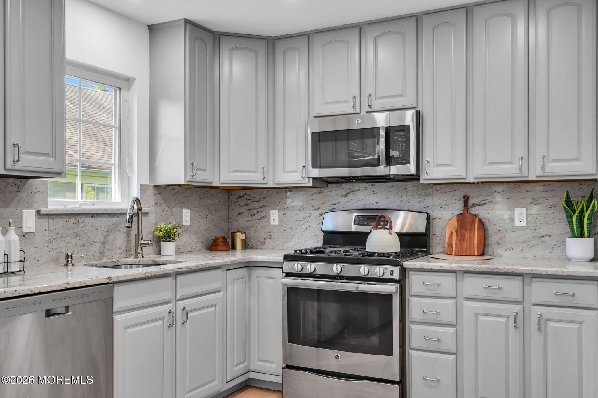 11 Ivy Hill Road Lakewood NJ 08701