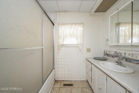 48 Beaver Avenue Whiting NJ 08759
