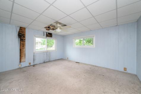 48 Beaver Avenue Whiting NJ 08759