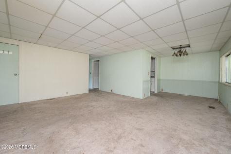 48 Beaver Avenue Whiting NJ 08759