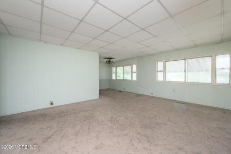 48 Beaver Avenue Whiting NJ 08759