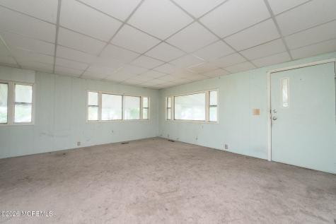 48 Beaver Avenue Whiting NJ 08759