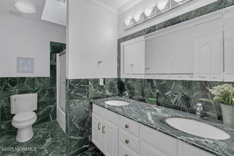 176 Oakland Mills Road Manalapan NJ 07726