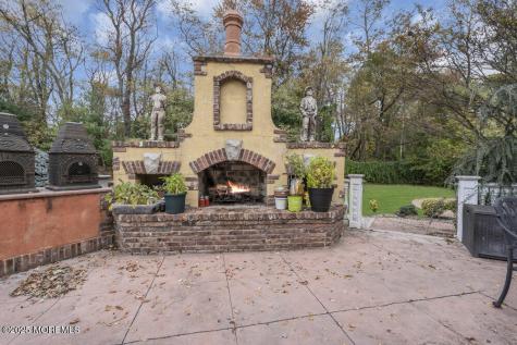 176 Oakland Mills Road Manalapan NJ 07726