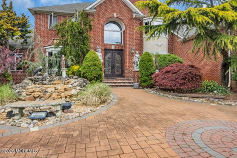 176 Oakland Mills Road Manalapan NJ 07726