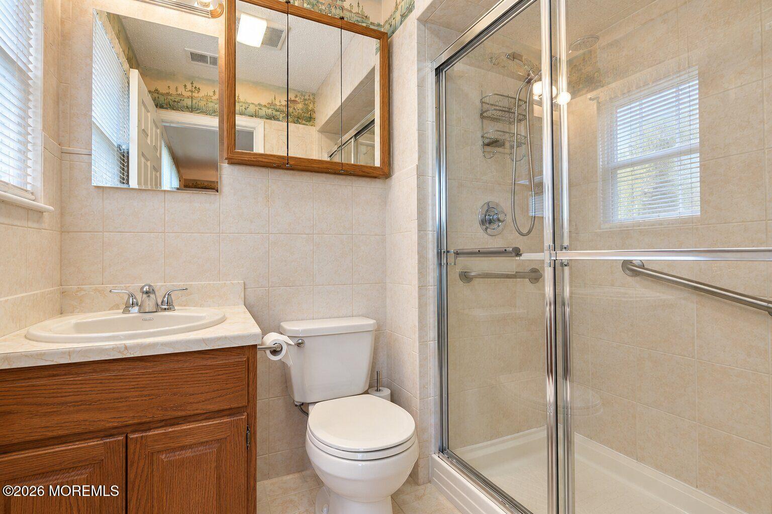 121 Farnworth Close Freehold NJ 07728