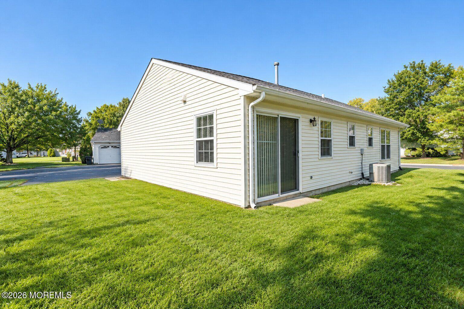 121 Farnworth Close Freehold NJ 07728
