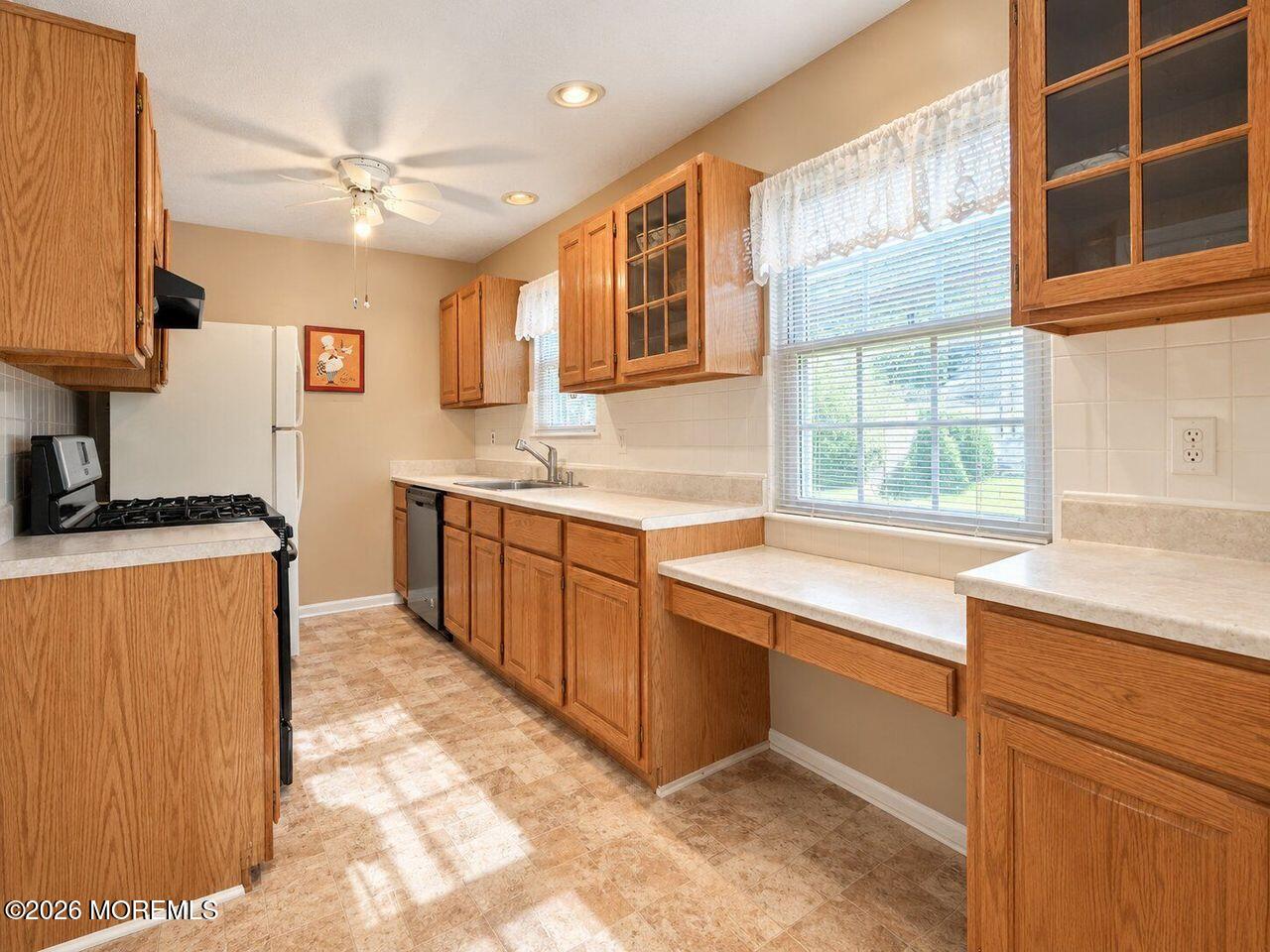 121 Farnworth Close Freehold NJ 07728
