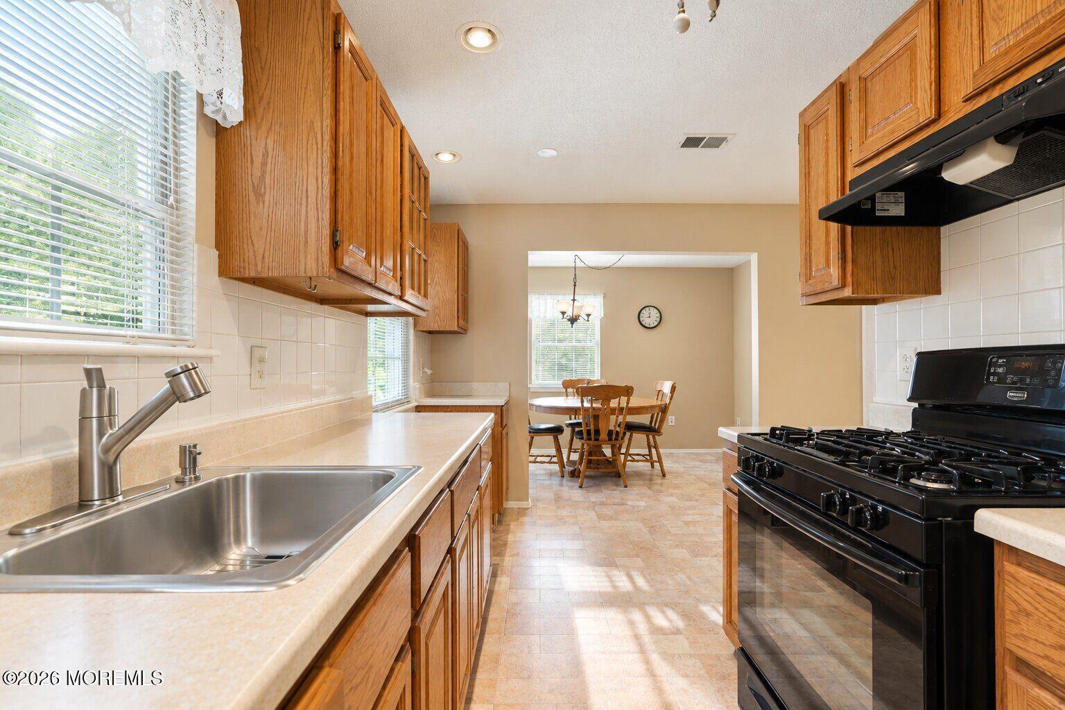121 Farnworth Close Freehold NJ 07728