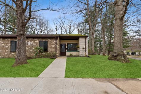 102 Arrowood Road Manalapan NJ 07726