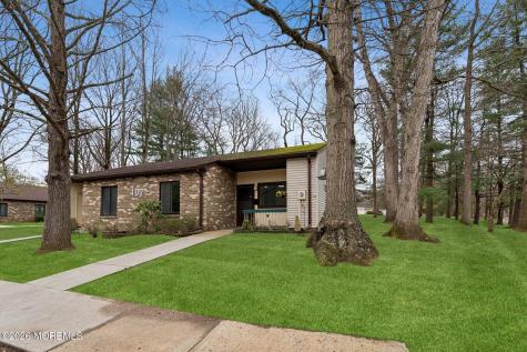 102 Arrowood Road Manalapan NJ 07726