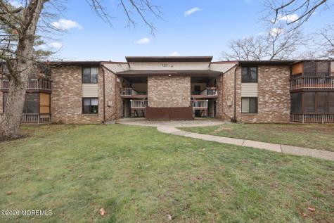 127 Amberly Drive Manalapan NJ 07726