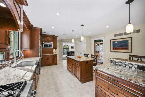 10 Country Club Lane Marlboro NJ 07746