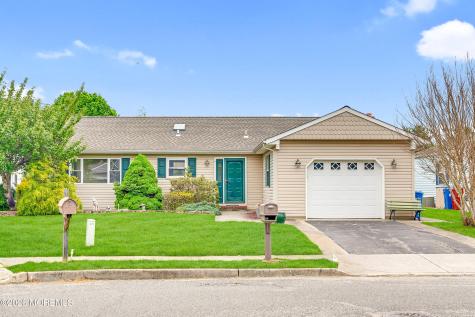 27 Tropicana Court Toms River NJ 08757