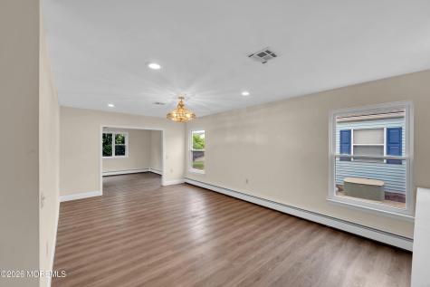 27 Tropicana Court Toms River NJ 08757