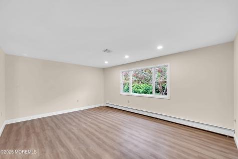 27 Tropicana Court Toms River NJ 08757
