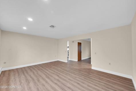 27 Tropicana Court Toms River NJ 08757