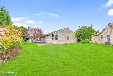 27 Tropicana Court Toms River NJ 08757