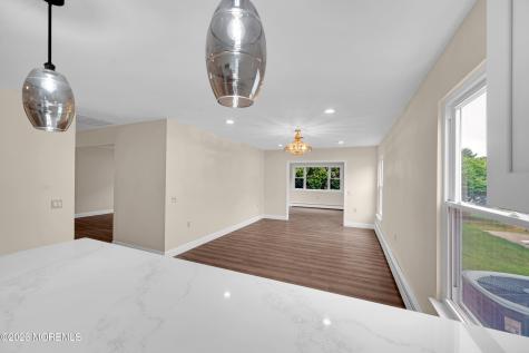 27 Tropicana Court Toms River NJ 08757