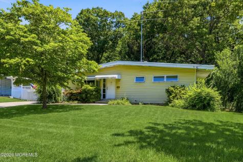 190 Parkview Terrace N Middletown NJ 07738