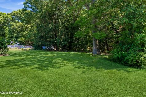 190 Parkview Terrace N Middletown NJ 07738