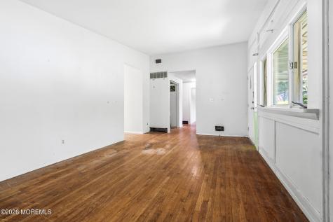 190 Parkview Terrace N Middletown NJ 07738