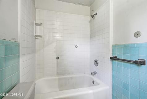 190 Parkview Terrace N Middletown NJ 07738
