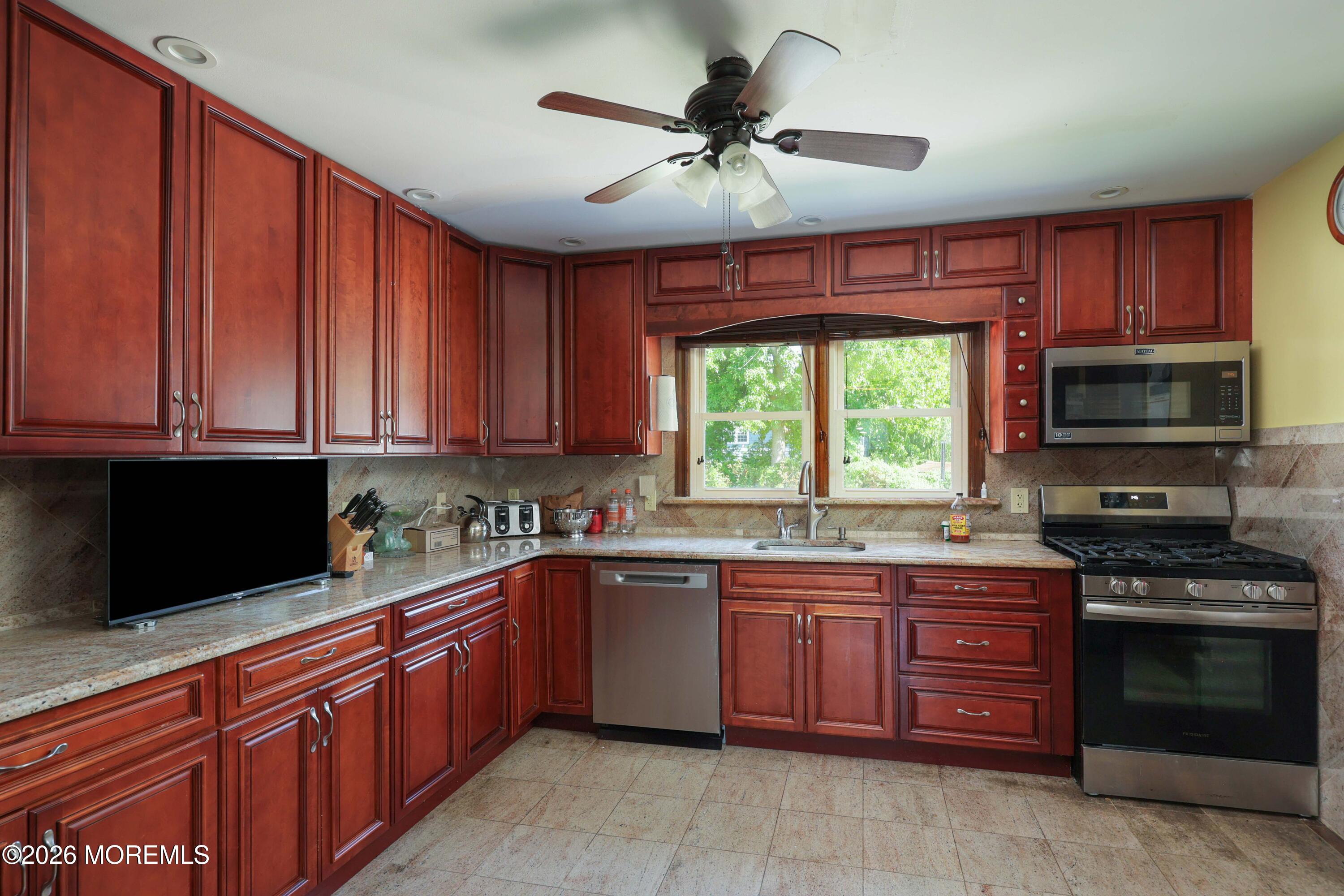 32 Sunset Place Middletown NJ 07748