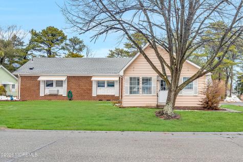 8B Flintlock Lane Whiting NJ 08759