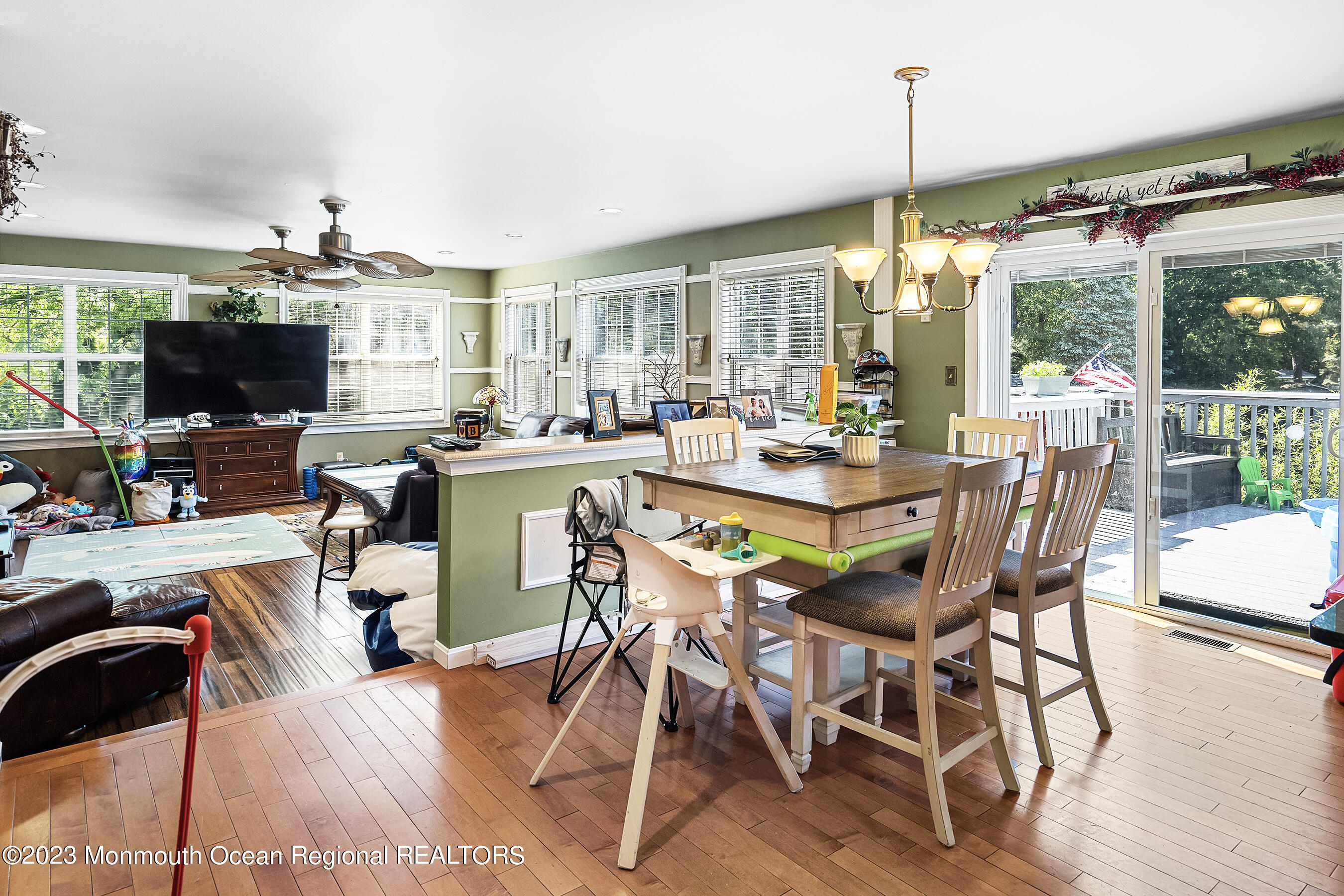 2 Twin Oaks Court Jackson NJ 08527
