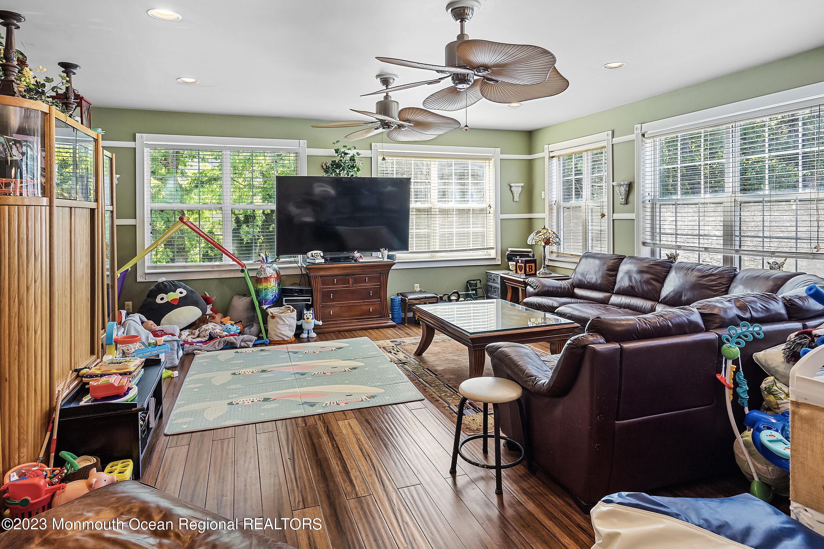 2 Twin Oaks Court Jackson NJ 08527