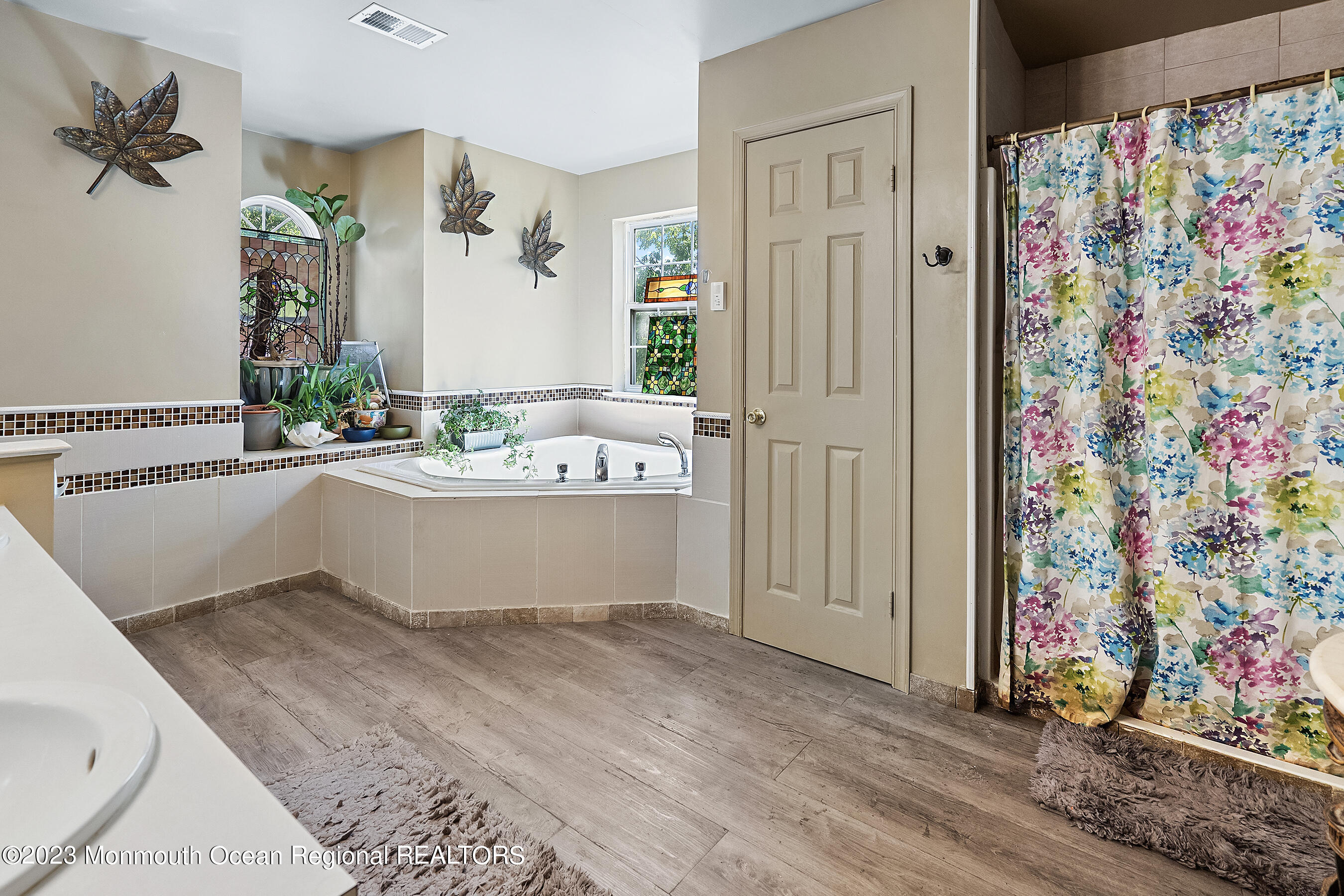 2 Twin Oaks Court Jackson NJ 08527