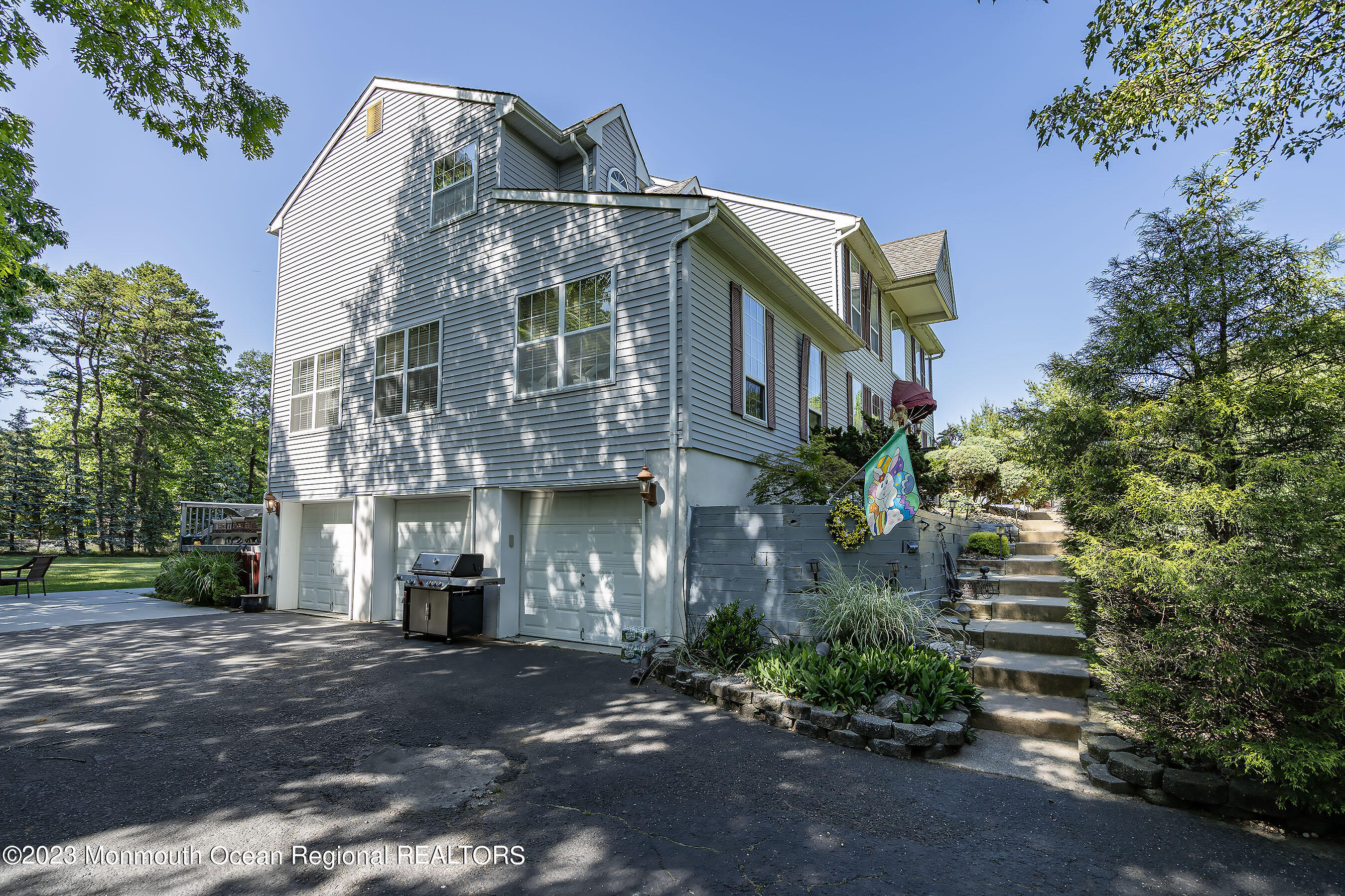 2 Twin Oaks Court Jackson NJ 08527