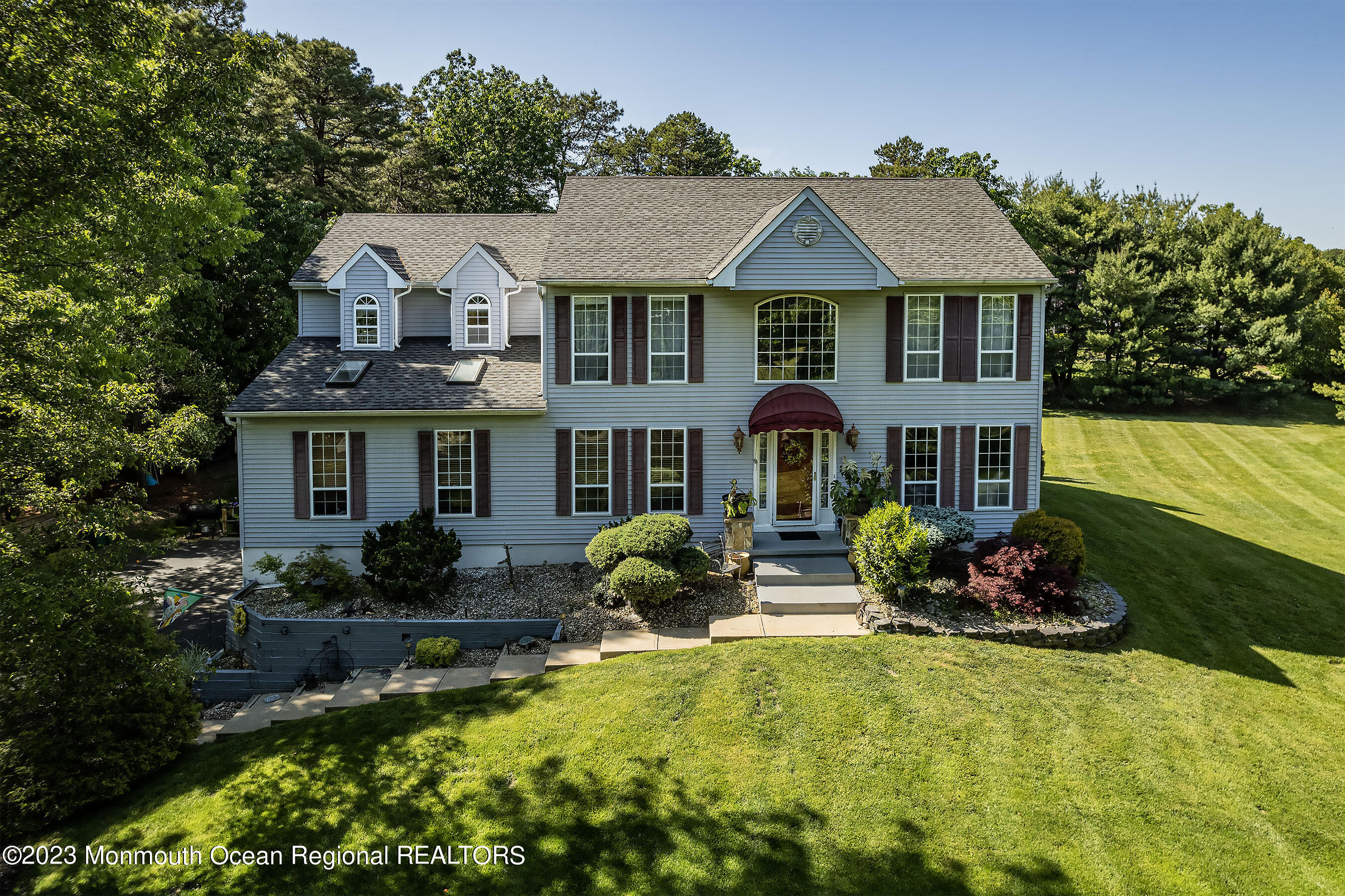 2 Twin Oaks Court Jackson NJ 08527