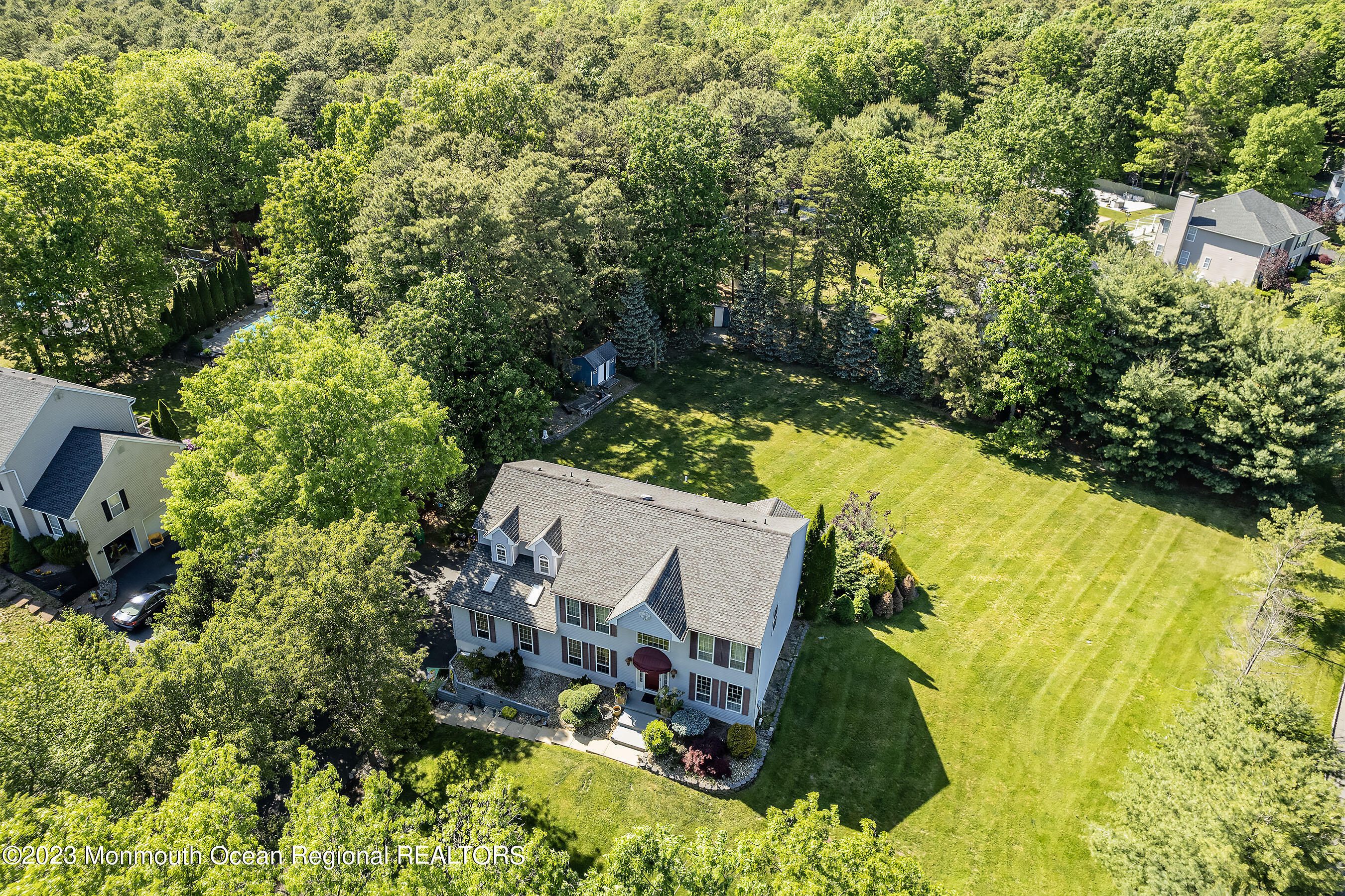 2 Twin Oaks Court Jackson NJ 08527