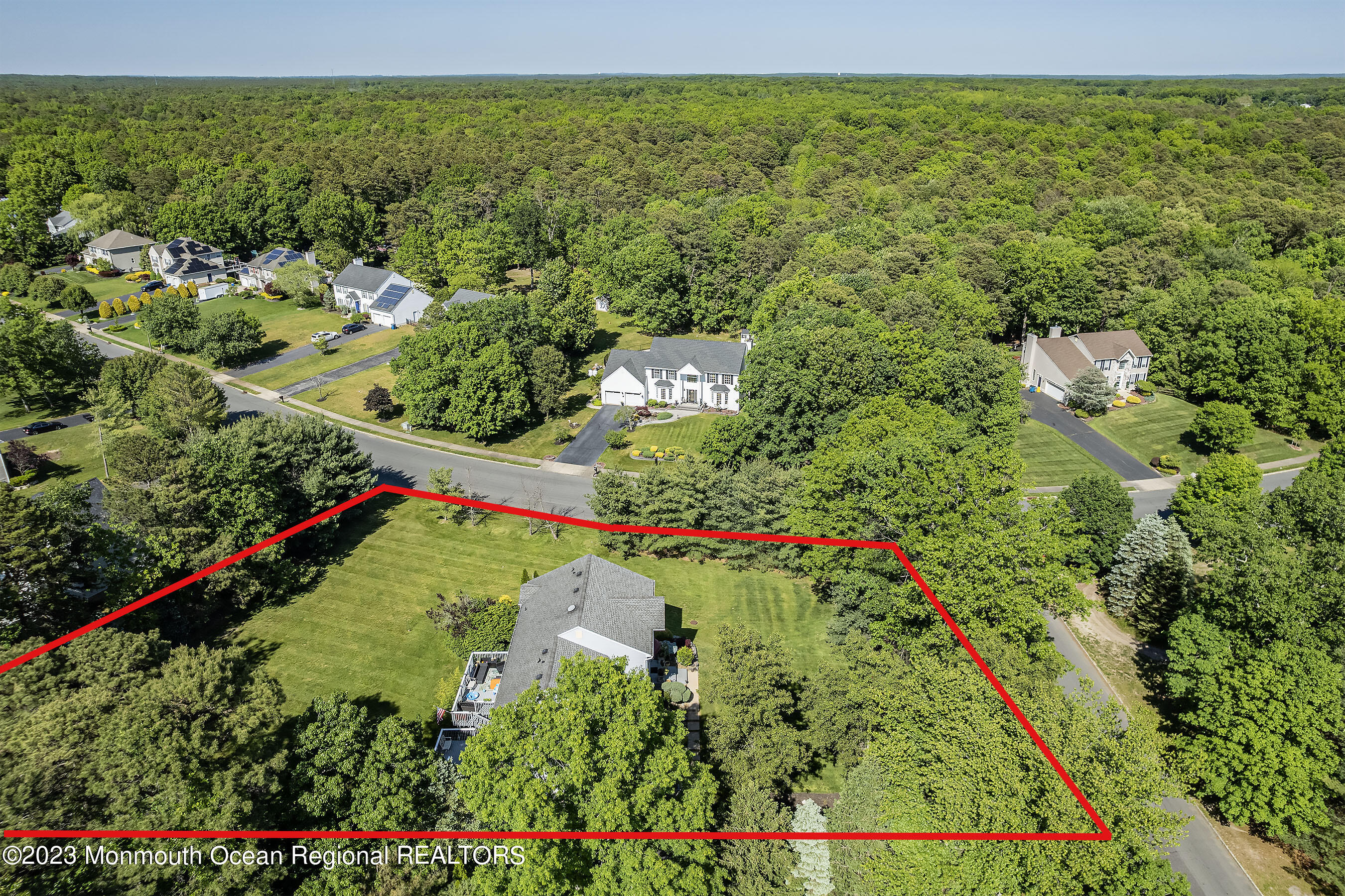 2 Twin Oaks Court Jackson NJ 08527