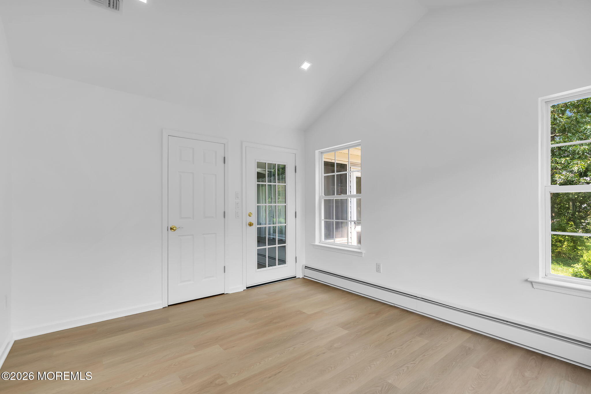 39 Strawberry Lane Lakewood NJ 08701