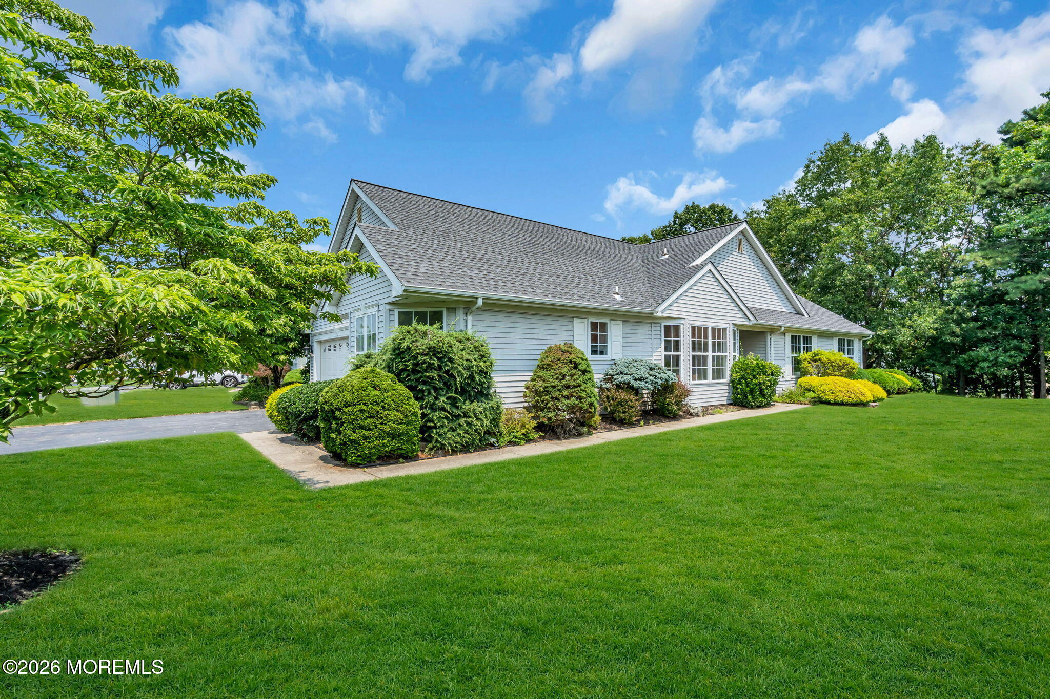 39 Strawberry Lane Lakewood NJ 08701