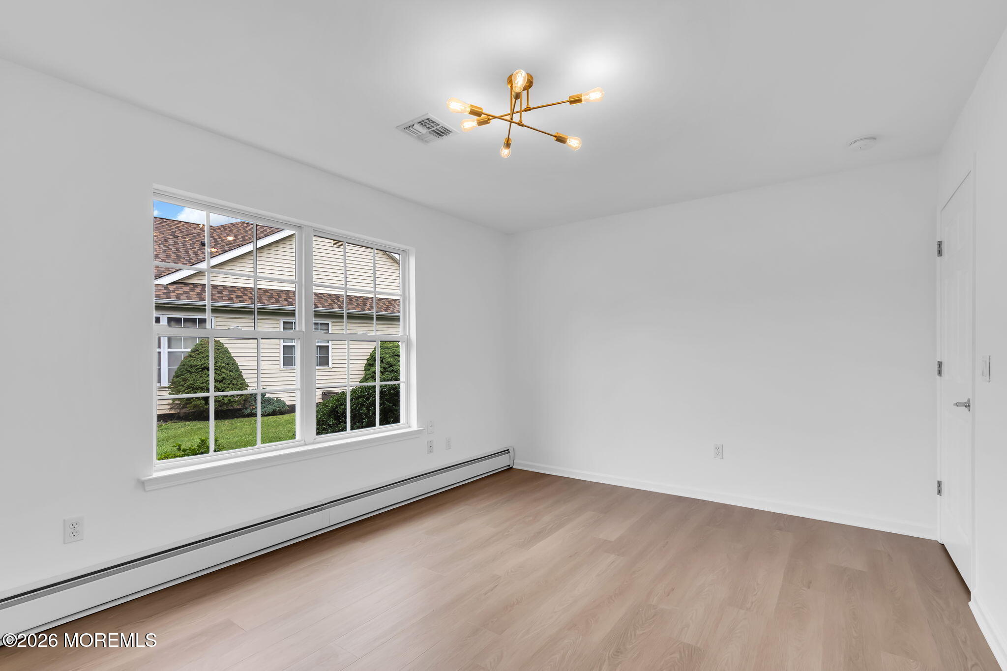 39 Strawberry Lane Lakewood NJ 08701