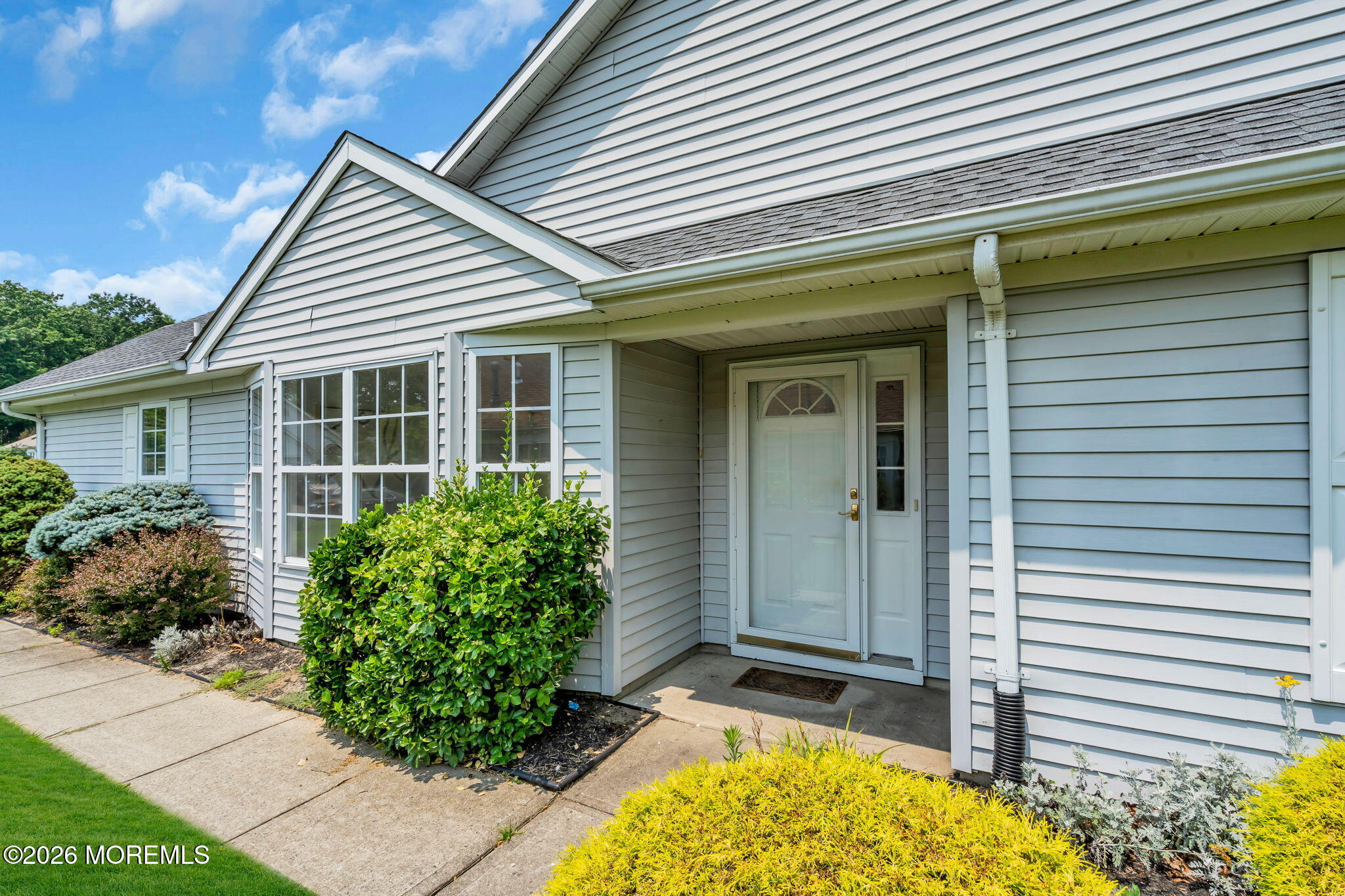 39 Strawberry Lane Lakewood NJ 08701