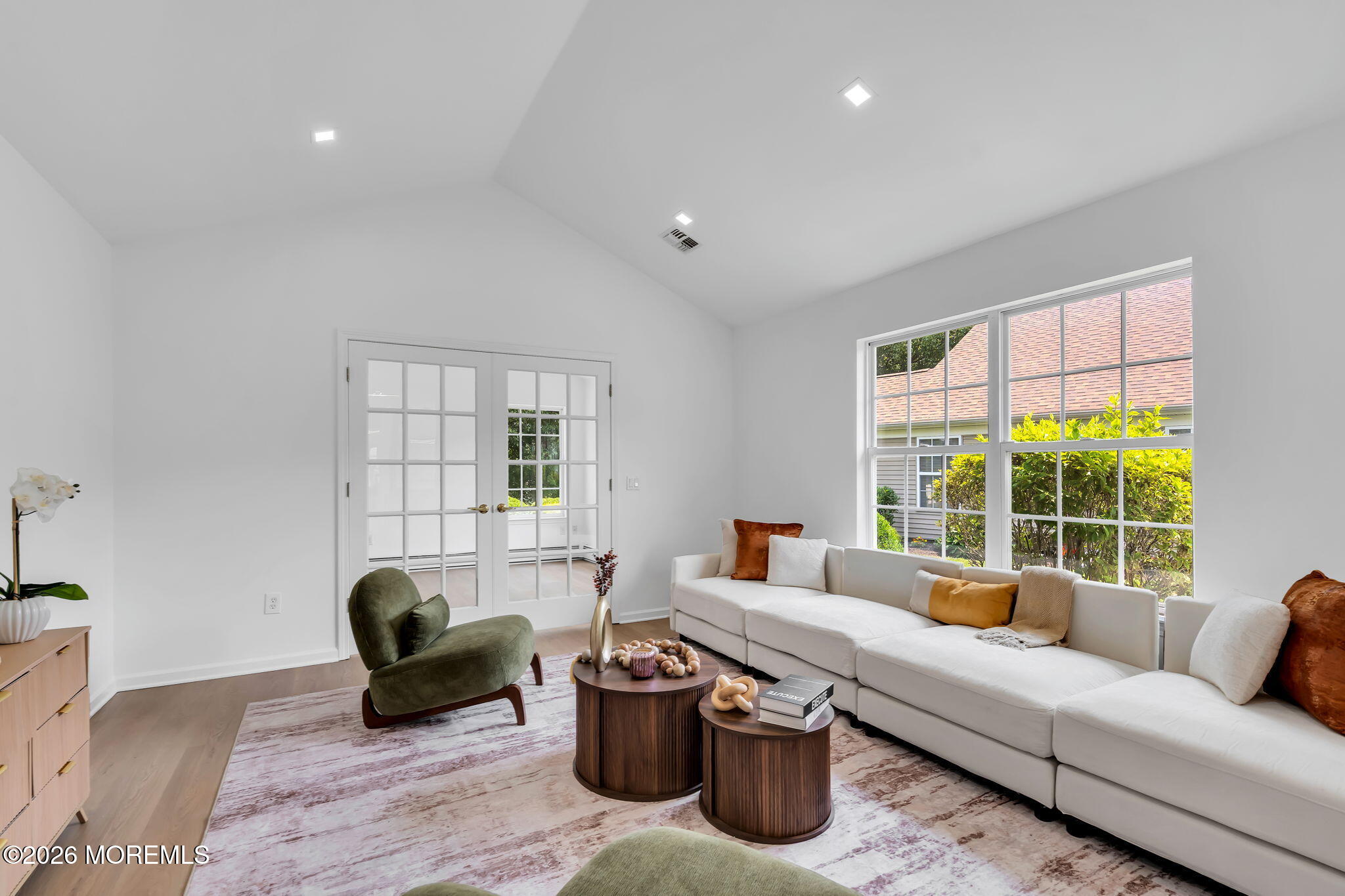39 Strawberry Lane Lakewood NJ 08701