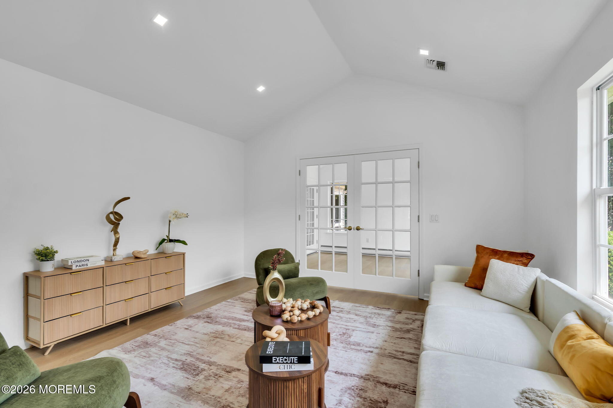 39 Strawberry Lane Lakewood NJ 08701
