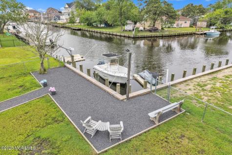 18 Beacon Drive Waretown NJ 08758