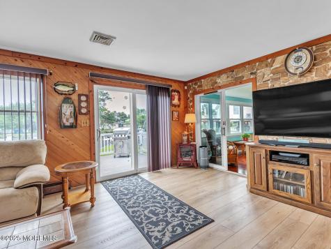 18 Beacon Drive Waretown NJ 08758