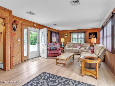 18 Beacon Drive Waretown NJ 08758