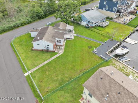 18 Beacon Drive Waretown NJ 08758