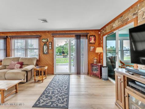 18 Beacon Drive Waretown NJ 08758
