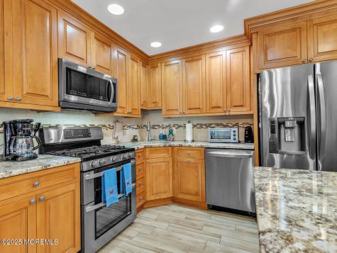 18 Beacon Drive Waretown NJ 08758
