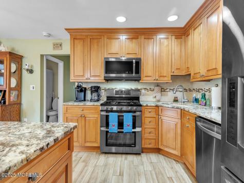 18 Beacon Drive Waretown NJ 08758
