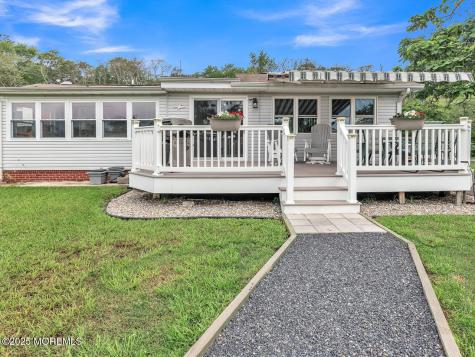18 Beacon Drive Waretown NJ 08758